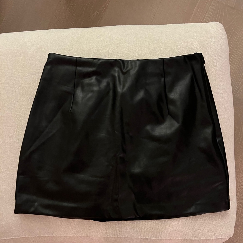 Abercrombie & Fitch Black Vegan Leather Skort Size M